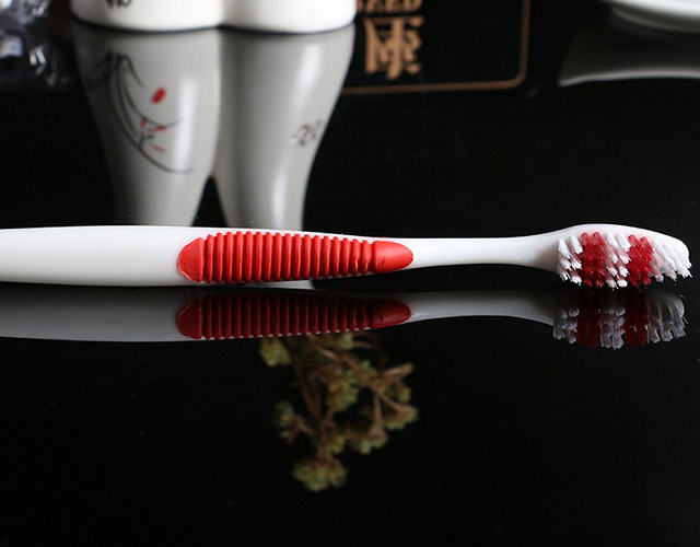 红白相间牙具套装