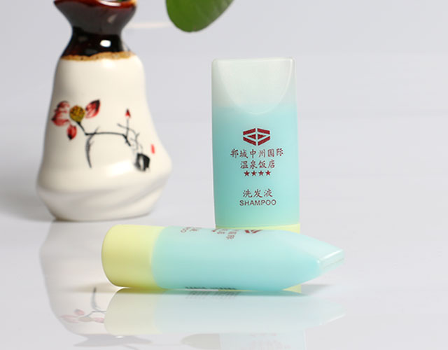 半透明精致小乳液瓶